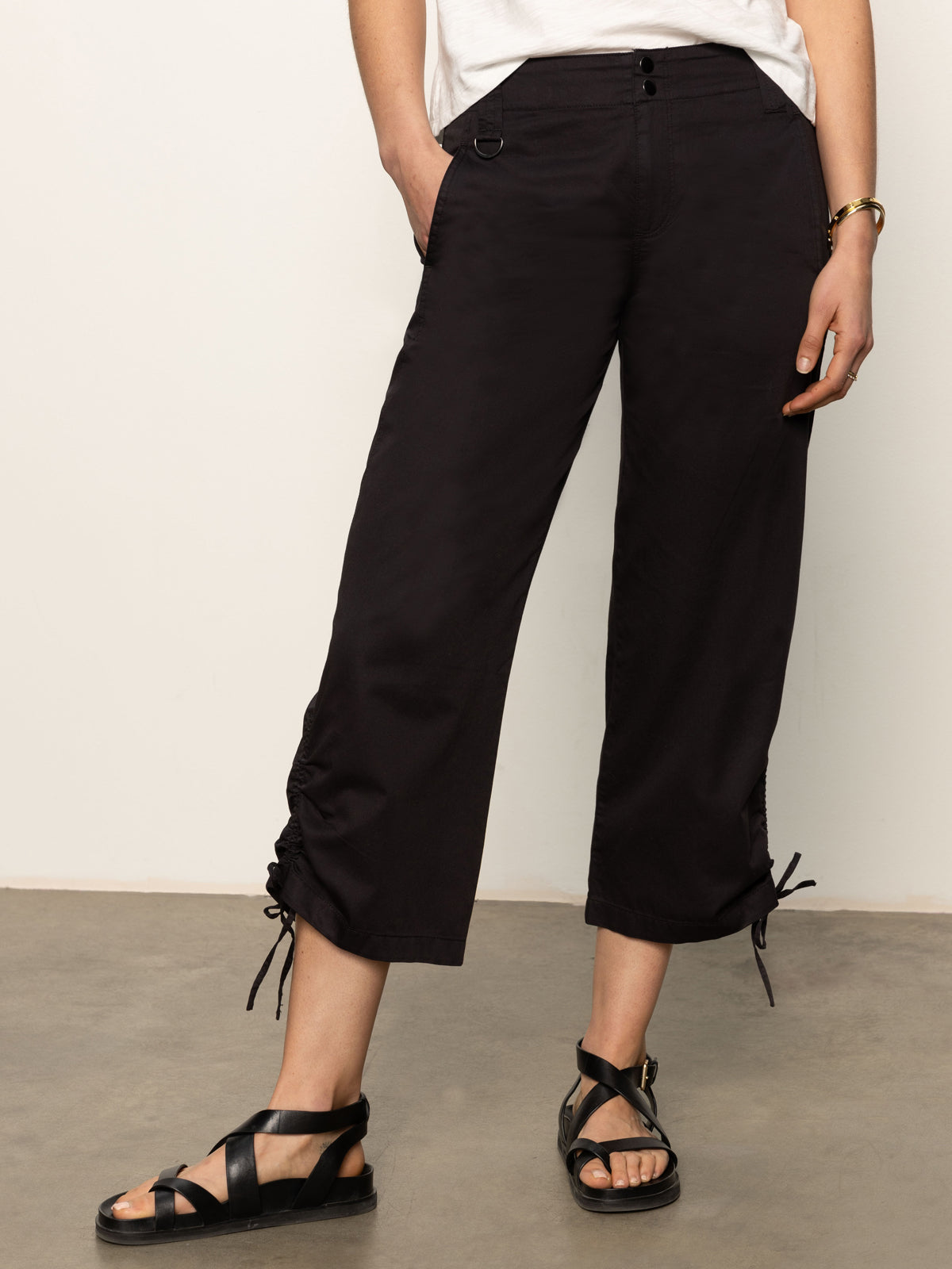 Utility High Rise Capri Pant Black