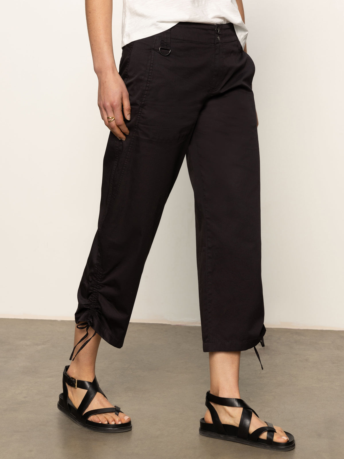 Utility High Rise Capri Pant Black